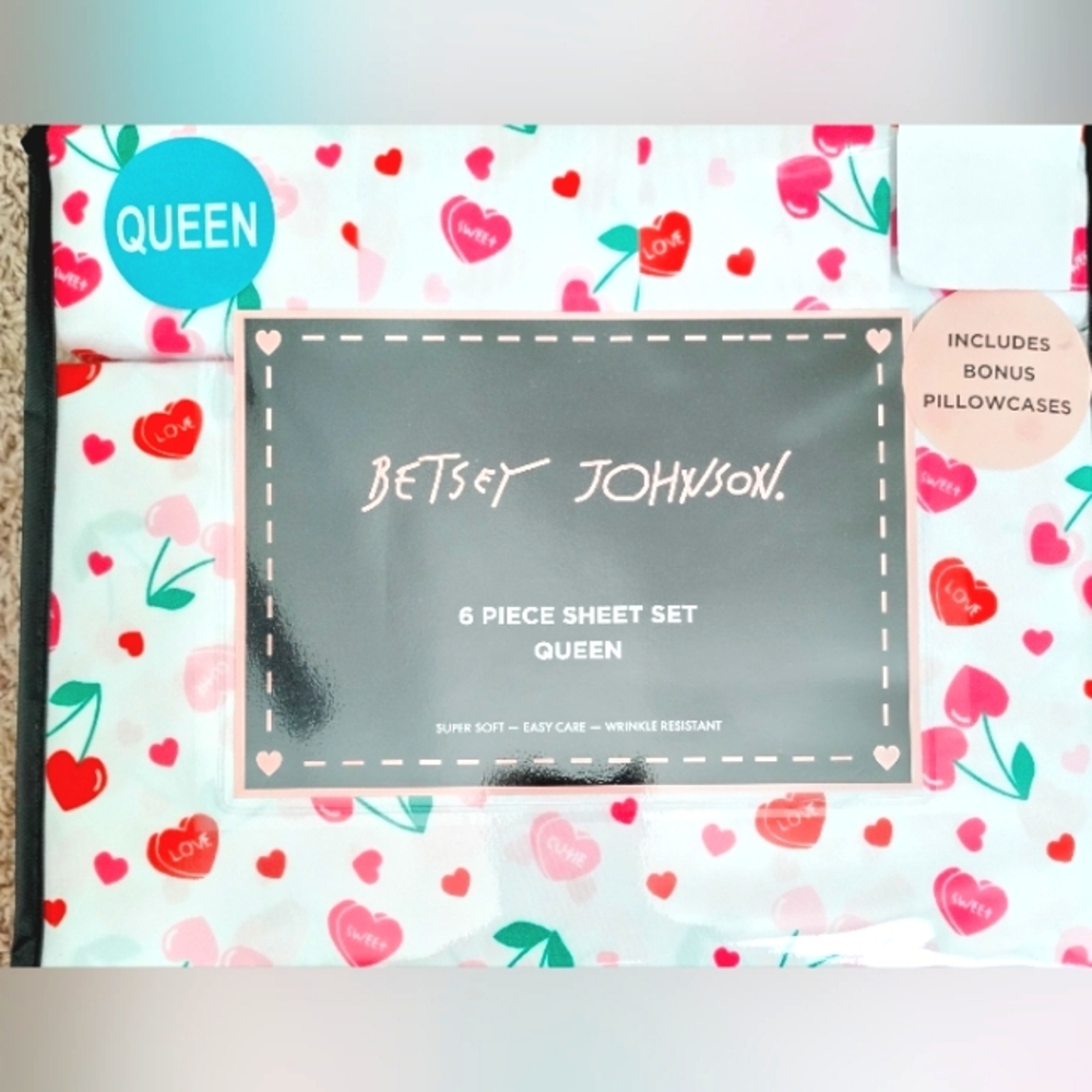 BETSEY JOHNSON Valentines Sweet Tart Heart Cherries Polyester Queen Sheet Set